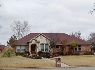 1317 Crows Nest Ct, Azle, TX 76020