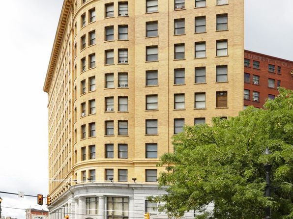 48-52 W Main St #11
