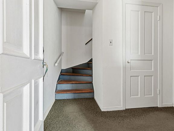 4th image of 3838 Lawton St