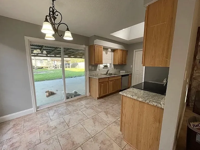 2514 Crane St — Photo 5