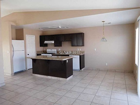 4th image of 3008 Fern Crest Ave