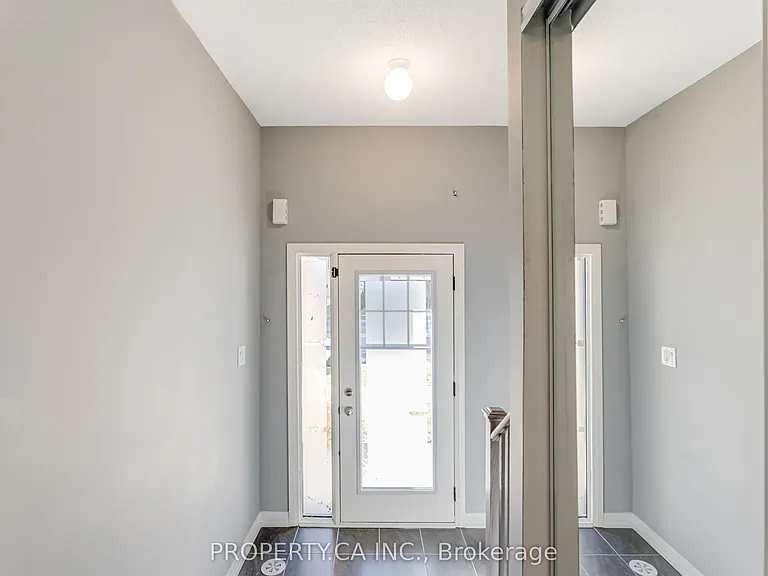 24 Clarington Blvd — Photo 2