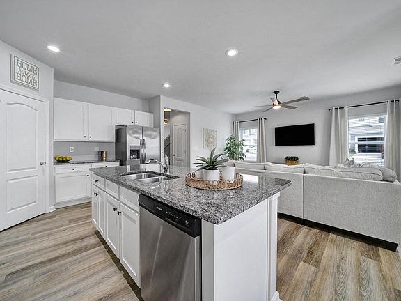 4th image of 517 Stephen Foster Way #578