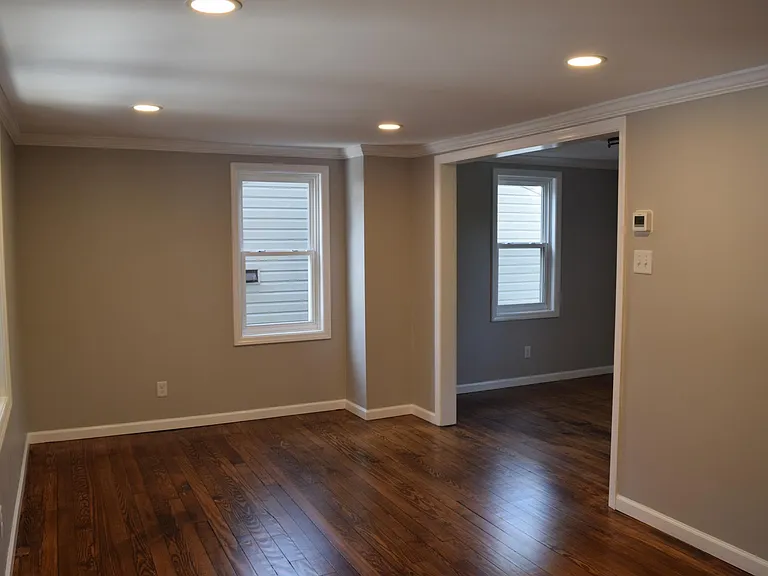 227 E Pike St — Photo 5
