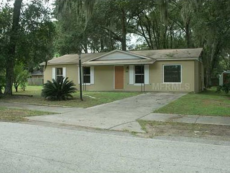 1st image of 301 N Oak Ave