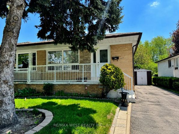 7484 Discus Cres, Mississauga, ON L4T 2V3
