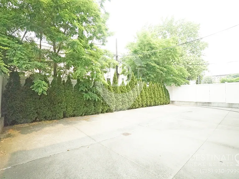 207 Eldert St #3R — Photo 7