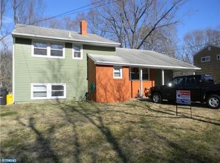 909 Aston Martin Dr, Lindenwold, NJ 08021