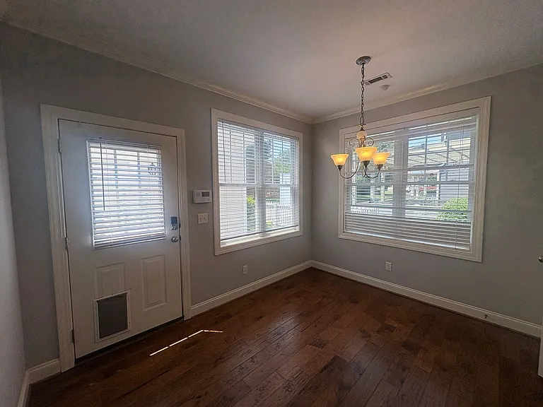 210 Anderson St — Photo 5