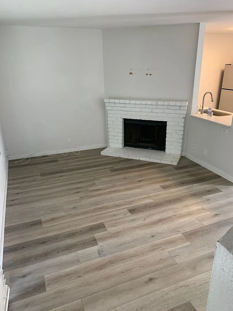 3958-3966 Riviera Drive - 3929-3931 Gresham Street — Photo 3