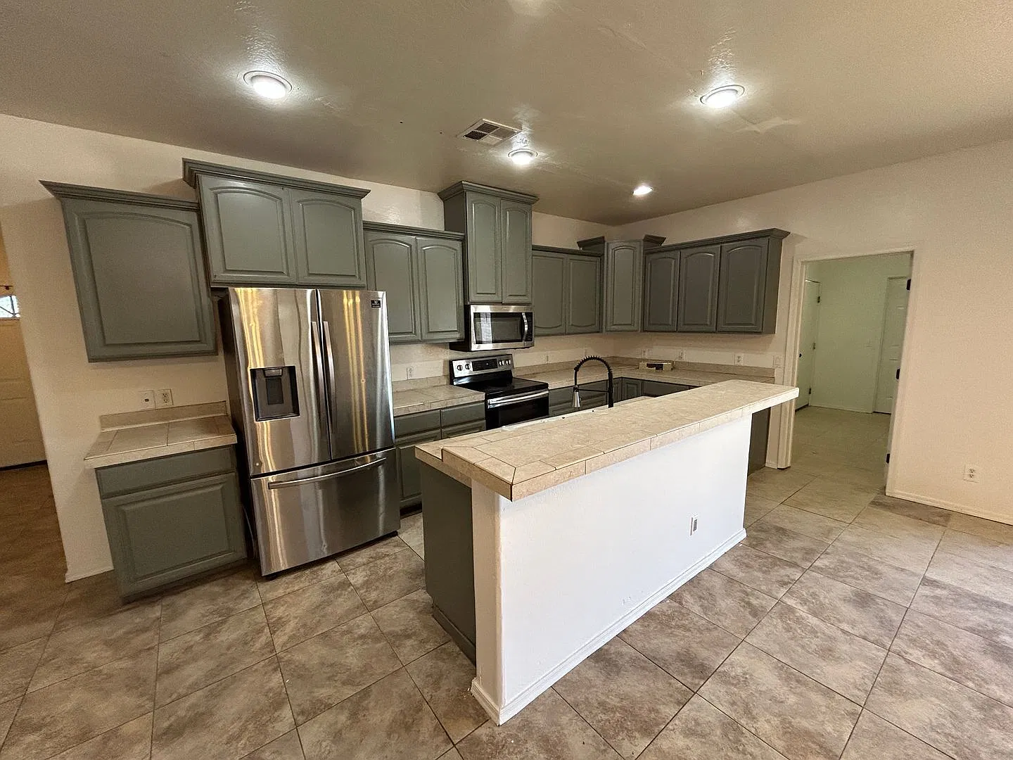 4 bed, 2.0 bath, 1546 sqft, $1,600 — Photo 3