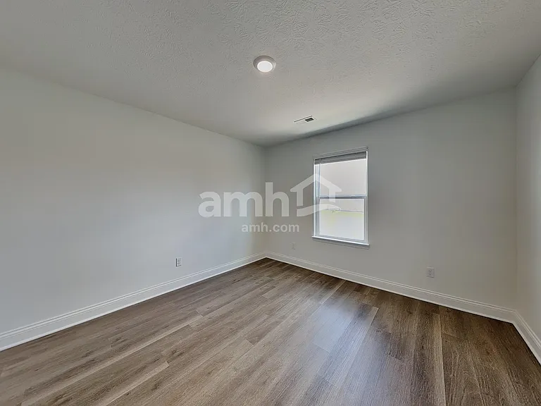 884 Heritage Blvd — Photo 15