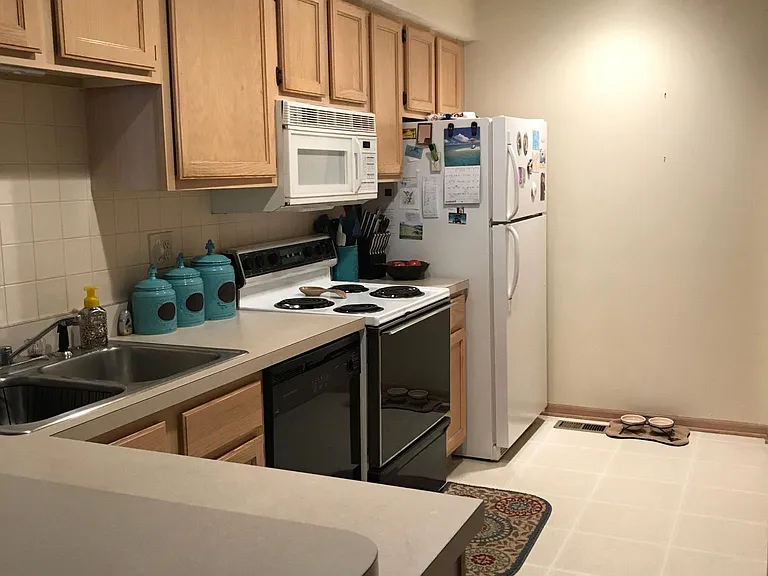 82 Stonegate Cir — Photo 4