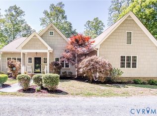 19614 Creekside Dr, Spring Grove, VA 23881