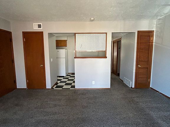 3rd image of 4311 Charles St Suite 6
