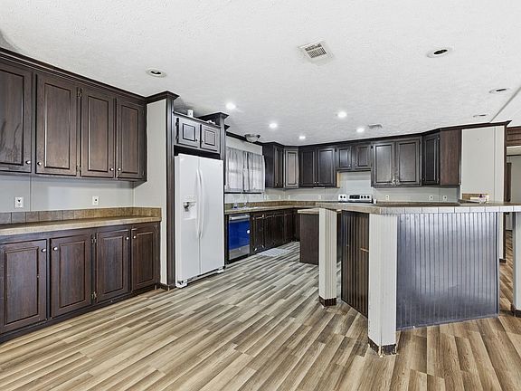 2nd image of 1052 Bearcat Rd