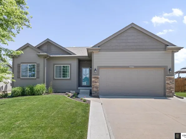 6617 Elm Hurst Dr, Papillion, NE 68133