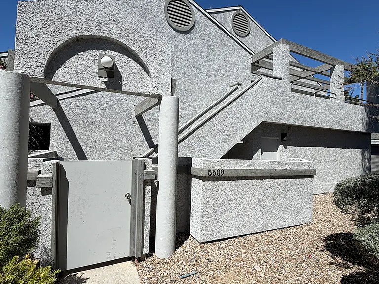 5609 Orchard Ln — Photo 1