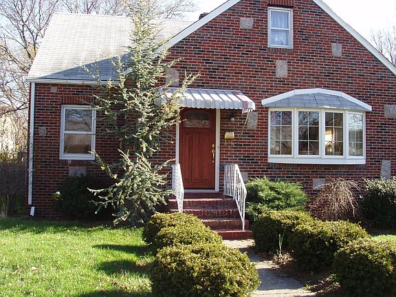 Completely updated, all you need to do is MOVE in!!