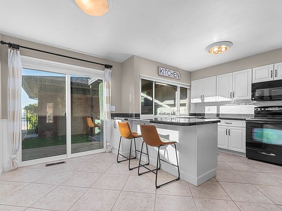 5th image of 2115 Ridgewood Way