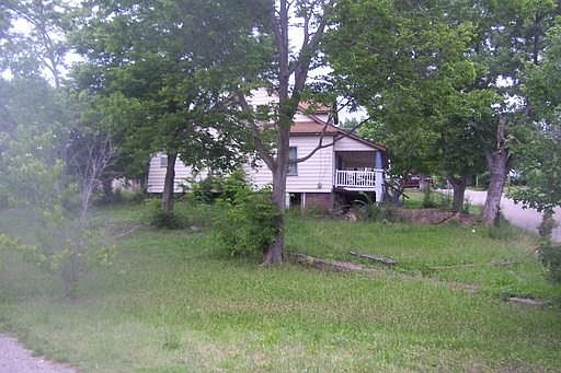 2nd image of 210 E Hill St