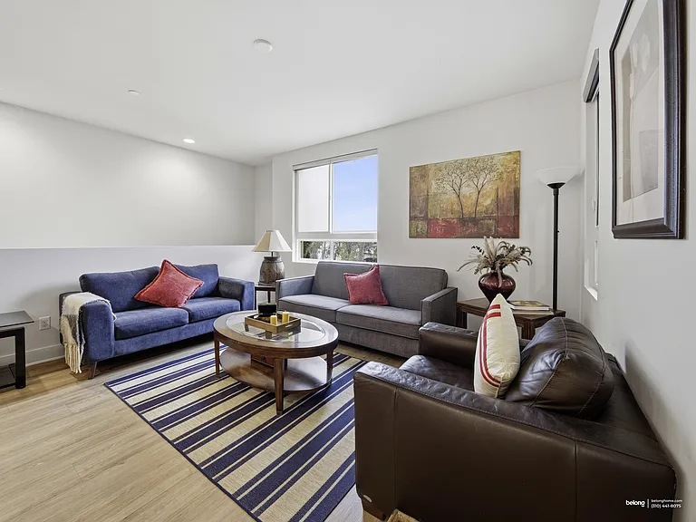2111 N Cahuenga Blvd #14 — Photo 11