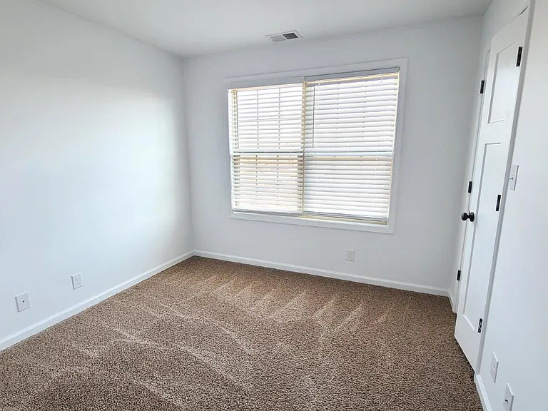 982 Dwight Eisenhower Way — Photo 23
