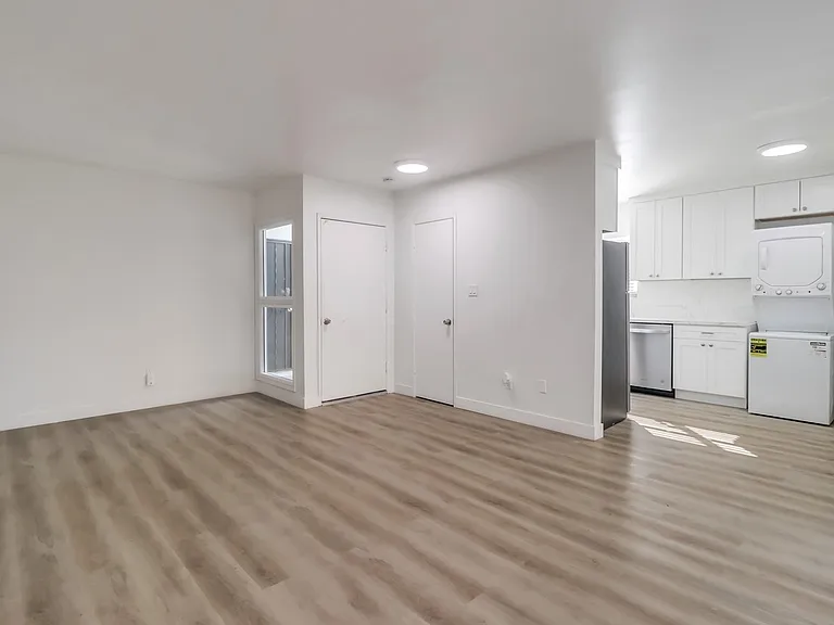 8650 Hurlbut St — Photo 21