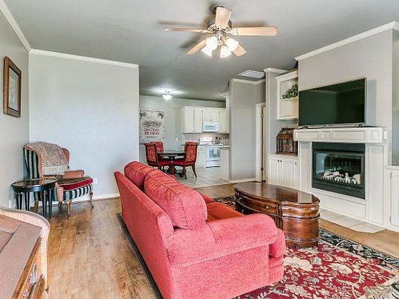 4th image of 15600 Darlington Ln
