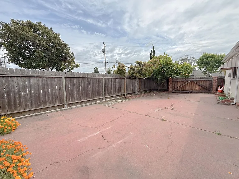 1226 Margery Ave — Photo 23