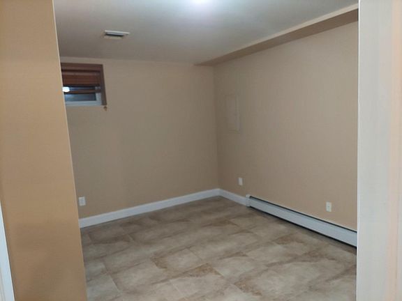 3rd image of 226 Moreland St