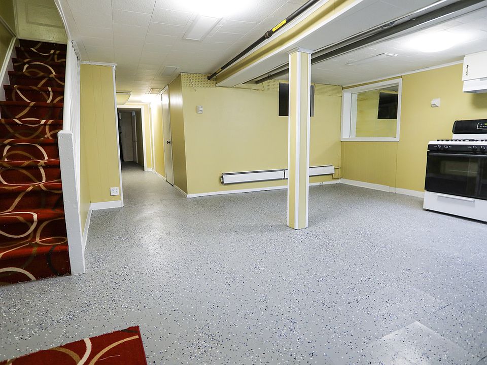 2nd image of 231 Jackson St #B