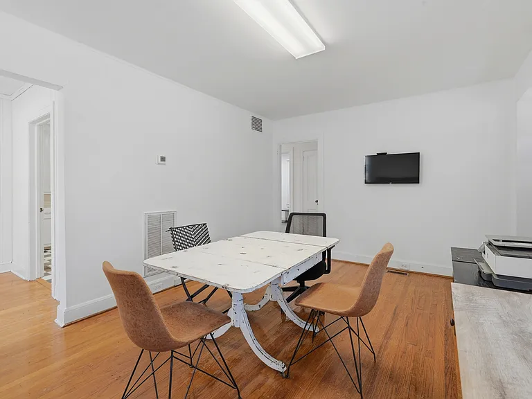 2603 W Carver St — Photo 12