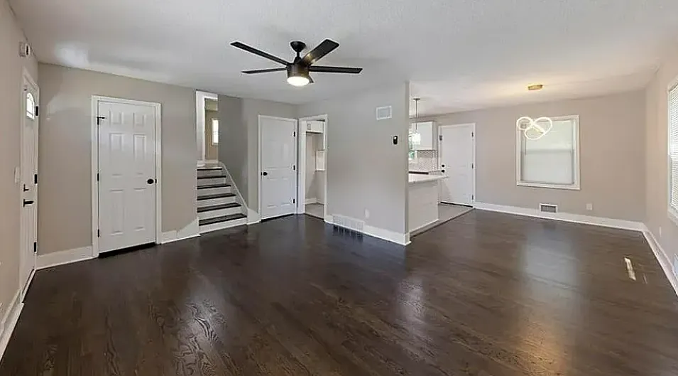 4 bed, 1652 sqft, $2,099 — Photo 2