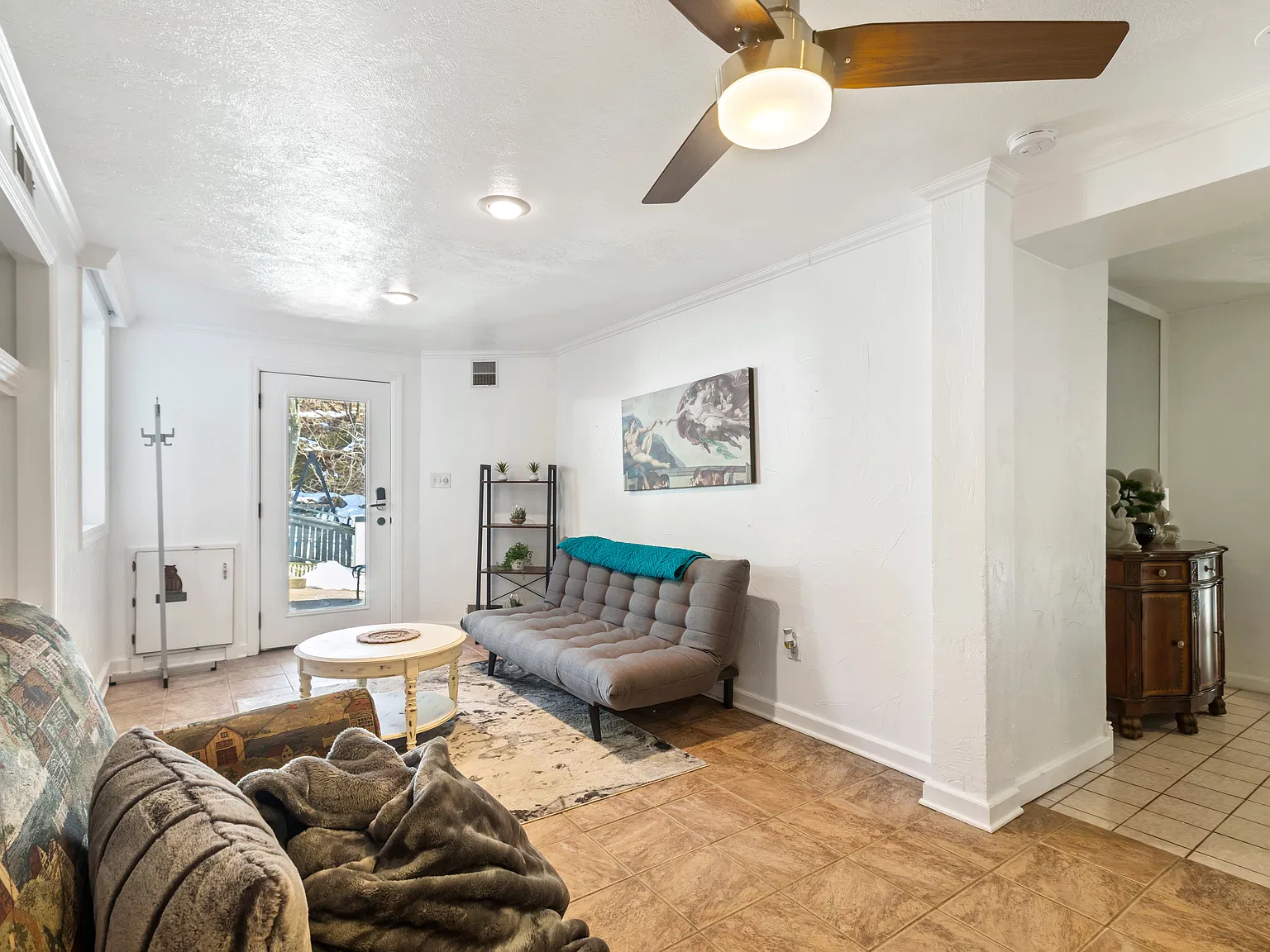 5 bed, 3200 sqft, $3,600 — Photo 3