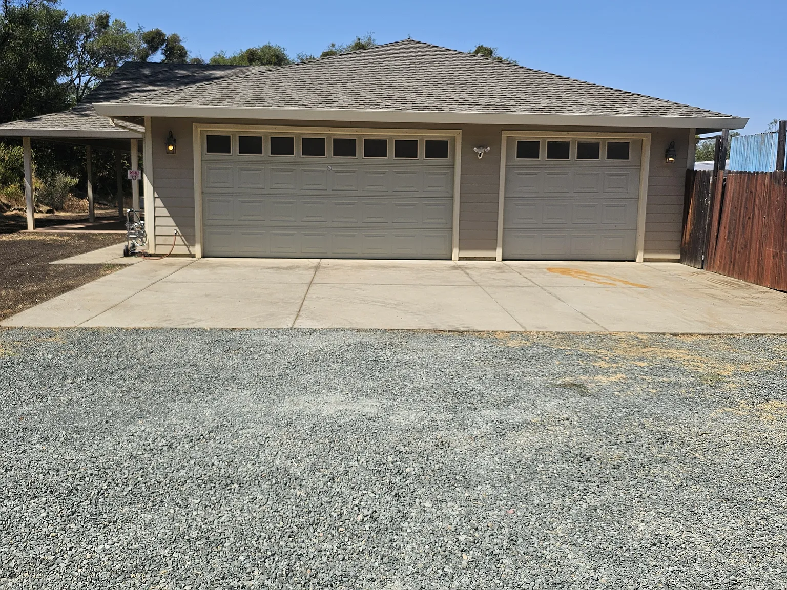 3 bed, 2500 sqft, $2,955 — Photo 1