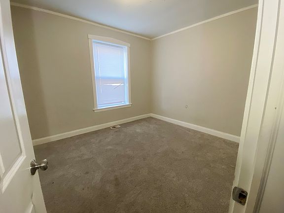 4th image of 5327 W Congress Pkwy