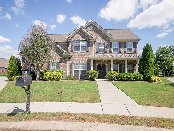 2nd image of 3215 Palomar Dr
