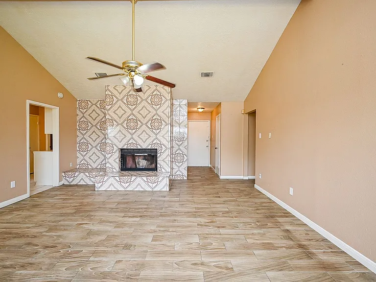 2667 Grand Canyon Dr — Photo 29