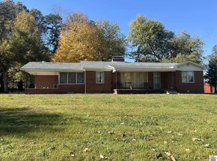 697 Broadway, La Center, KY 42056