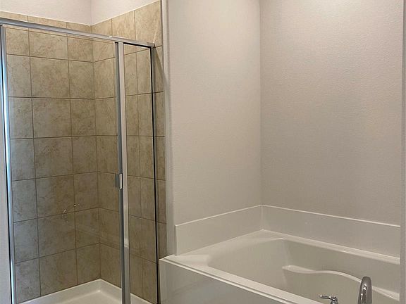 5th image of 2408 Magalia Ln
