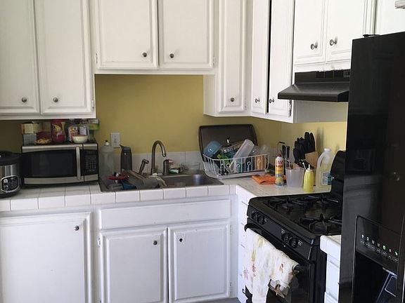 4th image of 725 Glencoe Dr