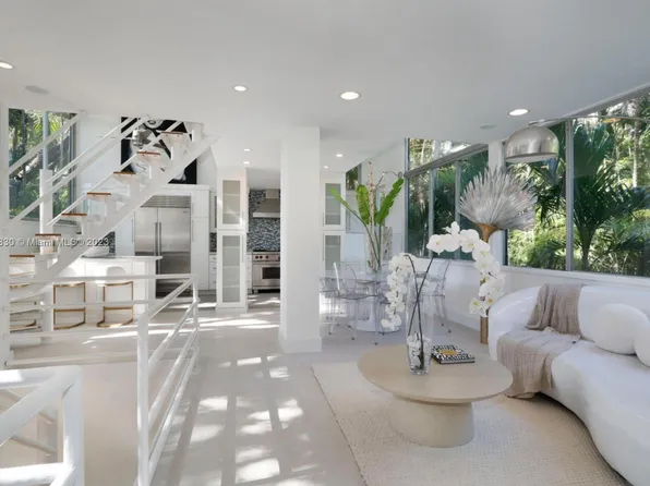 3930 Utopia Ct, Miami, FL 33133