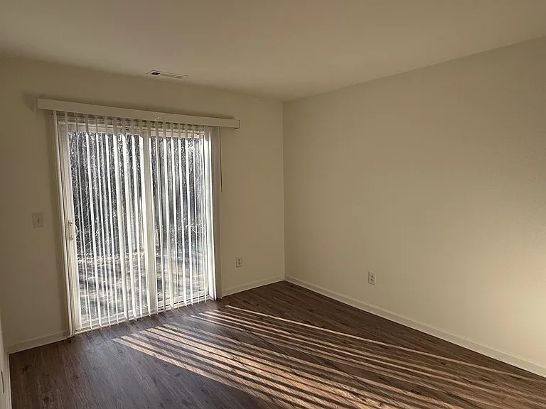6319 Elliott Dr — Photo 7