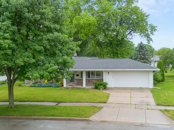 N88W6311 Willowbrooke DRIVE, Cedarburg, WI 53012