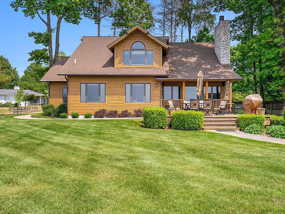 1st image of 5549 S Lakeshore Dr