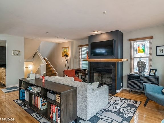 4th image of 407 Wisconsin Ave APT B