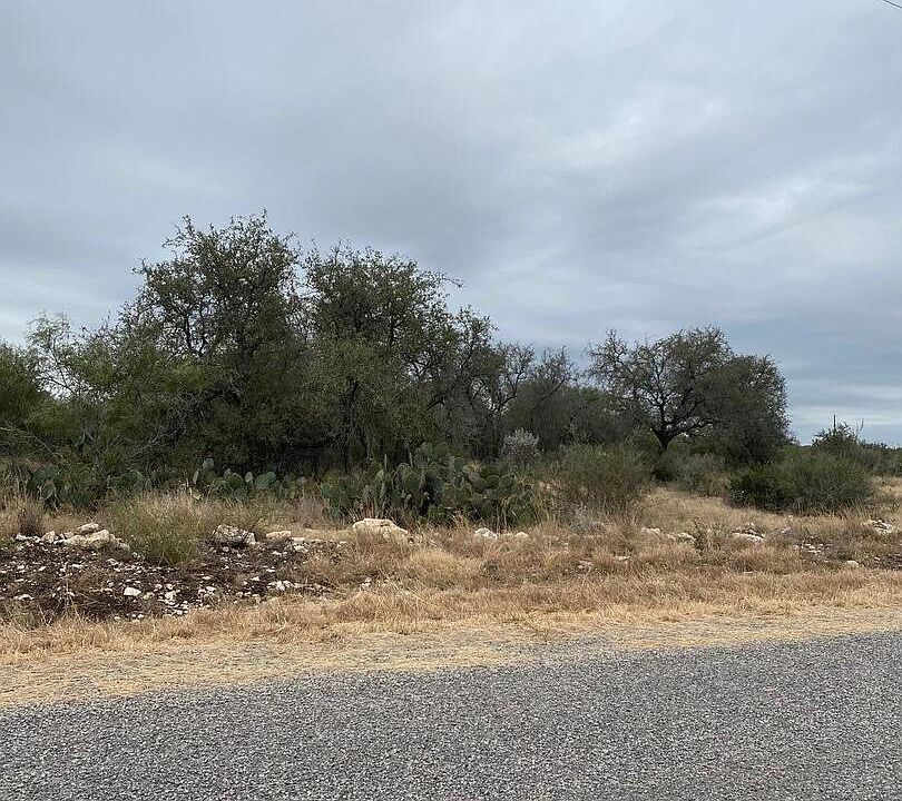 2nd image of 309 LEGEND HILLS RD LOT 19