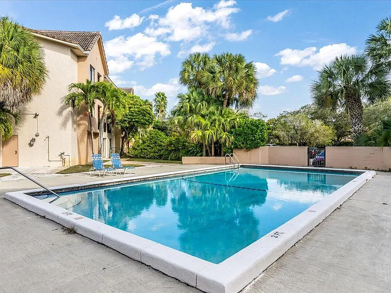 10129 W Atlantic Blvd #E3 — Photo 2