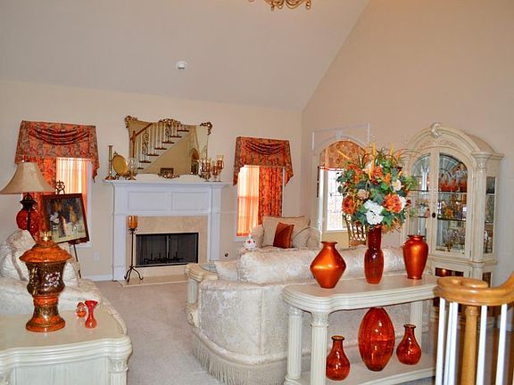 4th image of 2323 Danielle Blvd